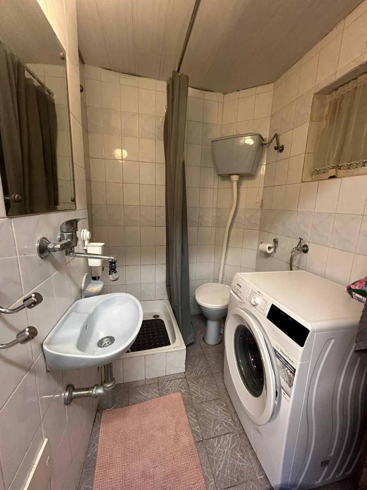 Private Apartament With Shared Bathroom Белград Экстерьер фото